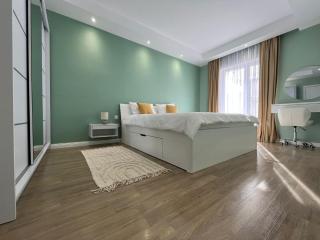Cosmopolis Family Apartment - Pools & Gym - 2