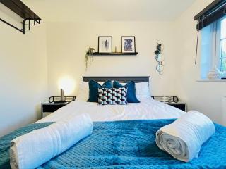 BlueCrest - Stylish 3 Bedroom, Sleeps 6 - 0