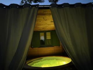 Roulotte nature et bain nordique privé à deux - 8