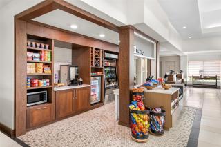 Hilton Garden Inn Overland Park - 1