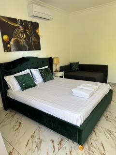 Kariani Sea View Chic Apartment - 9