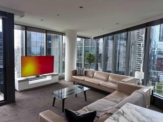 Freshwater PL - Stylish City View Apartment with Balcony and River Views - 9