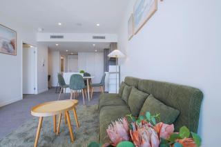 Stunning 1BR with Best Views and Fantastic Location! - 2