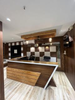 Crown Hotel - 3