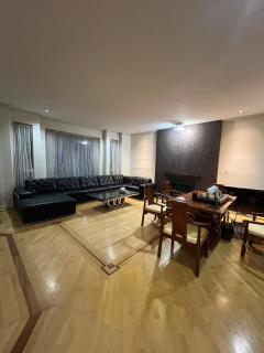 Luxurious and quiet room in Vancouver's West End - 3