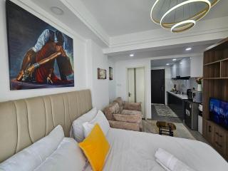 Kilimani Stylish Studio with Gym & Restaurant near Yaya Centre - 4