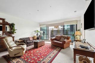 Waterfront Premium Apartment in central Geelong - Geelong - 1