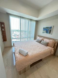 Podomoro Delipark Apartemen Cozystay Empire Tower 3BR Medan - 1