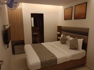 Shahi Corporate Hotel,Near Mumbai International Airport T-2 - 7