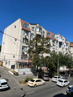 Apartament modern si luminos în centrul orasului - 1