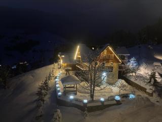 Shpella e Madhe - Villa e Gurit - 0