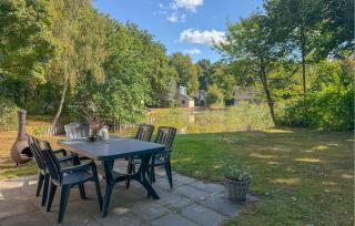 Beautiful Home In Hoeven With Wifi - 0