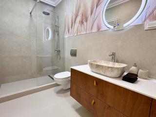 Central Sunrise Mad Luxury Residence - 6