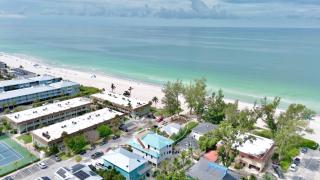 Whispering Waves East - Holmes Beach - 5