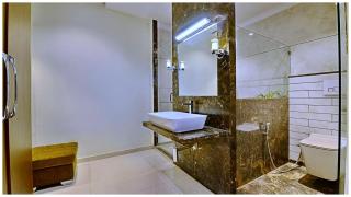 Comic Comfort Getaway - Warm Hospitality Hotel - Jānjgīr - 1