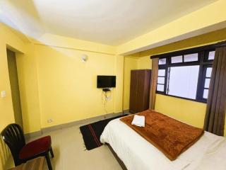 Hotel Himalaya Residency Darjeeling Mountain View Room - 8