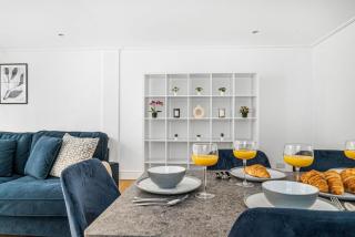 BnBNova - Heart of Holborn - 2BR with Patio - 5