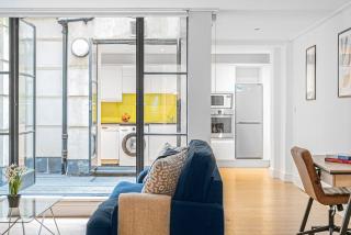 BnBNova - Heart of Holborn - 2BR with Patio - 4
