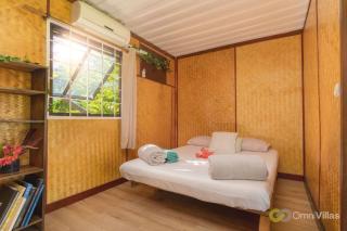 Room 2 - Secluded Rustic Bungalow by Tipaniers Beach - 2