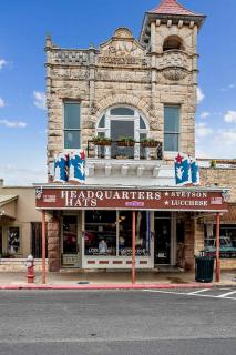 The Bank on Main St - Luxury Historic Suite on Main Street! - 3