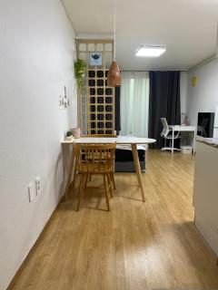 Emily House in Samsung Station - 9