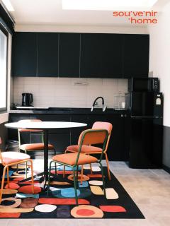 Terrace Rooftop Luggage Storage Spacious Two Rooms Beam Projector 4 Beds Jeonpo Seomyeon Busan Station - Busan - 2