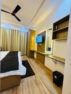 The LiteLiving Studios - 6
