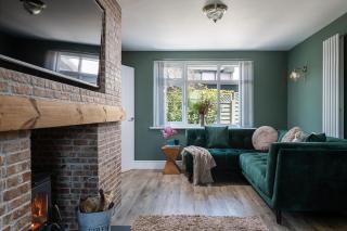 Pen y coed with hot tub and sauna surrounded by countryside views - 5