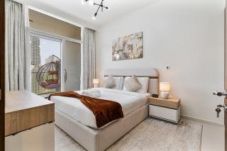 Luxury 2 Bed with Iconic Burj View, Near Dubai Mall - 9