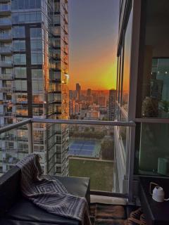 2Bed DT-Mountain & Skyline Views- Colours 1st-BMO - 4