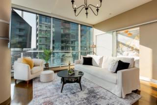 2Bed DT-Mountain & Skyline Views- Colours 1st-BMO - 8