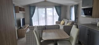 Homely 7 Berth Caravan At Manor Park In Hunstanton, Norfolk Ref 23018B - 9