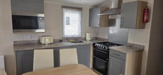 Homely 7 Berth Caravan At Manor Park In Hunstanton, Norfolk Ref 23018B - 8