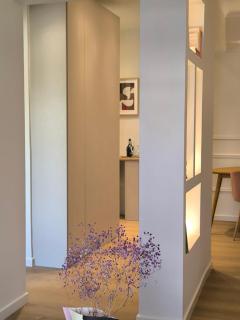 Chic Athenian Apartment by the Riviera - 9