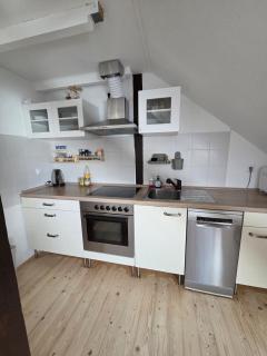 Entire apartment 10 min from train station - 4
