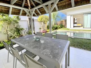 Dream villa with pool - 3