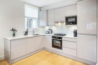 Spacious 1-Bedroom in the Heart of Fitzrovia - 6