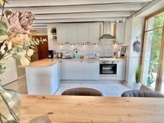 Quai du Val is a Charming Pet and Family Friendly Riverside Gite in Lehon close to Dinan Sleeps 7 - 1