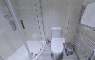 Victoria House - Deluxe Studios in Coventry City Centre, free parking, by COVSTAYS - 6