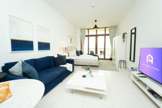 AWS Holiday Homes - Stylish Gem in the Palm - 0