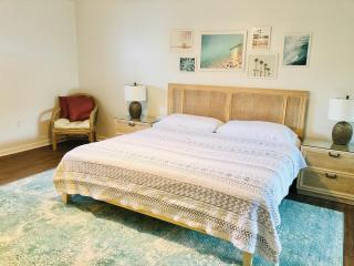 Island Beach Club - steps to the Gulf! - 7