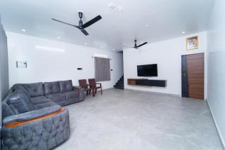 Hanah's Cozy Stay Near SKCET Coimbatore - 9