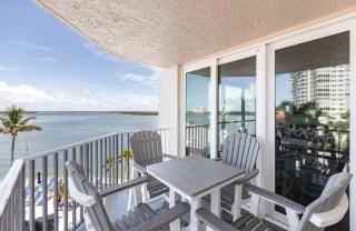Southern Comfort - Updated Waterfront Condo - 9