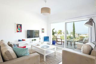 Amazing Sea View -3 Bed Ground Floor Garden Apartment - 8