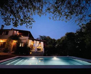 Gorgeous Thyme and Olive Cottage - 3