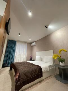 Mirror Hotels Formula 1 - 5