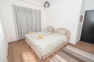 La Brise de Merkala - Appartement spacieux avec Balcon - 5' à pied de la plage de Merkala et de la Corniche - WIFI et IPTV - 1