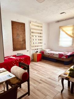 Private Guest Room with Garden Access - 4