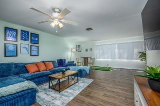Steps to UF Stadium Game Zone Fun Sleeps 14 - 0