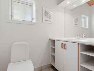 Holiday Home Hallgerd - 800m from the sea by Interhome - 2